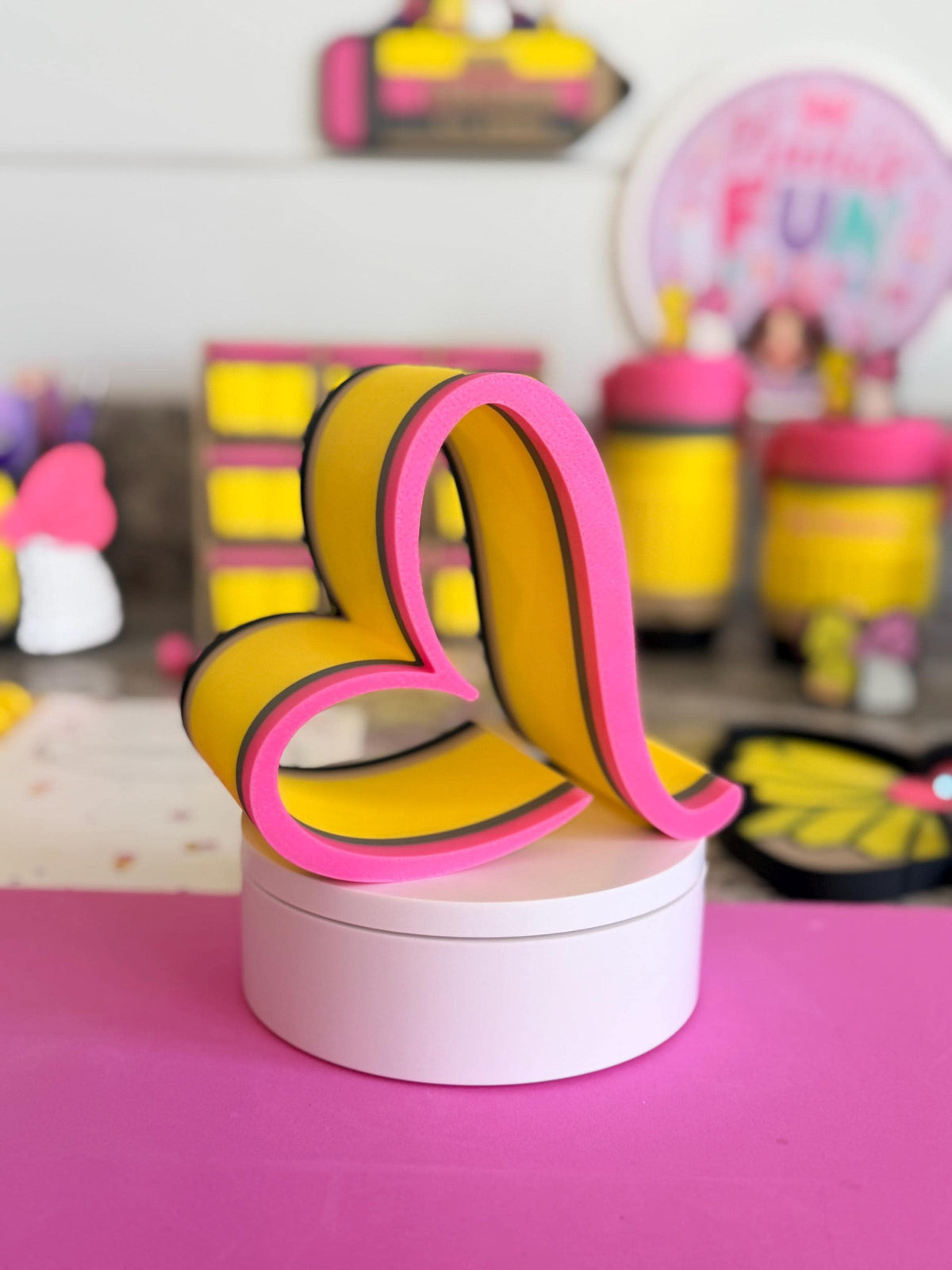 Pencil Teacher Desk Set: Pen Holder, Organizer, Name Sign, Heart Shaped Phone Stand, Fun Decor