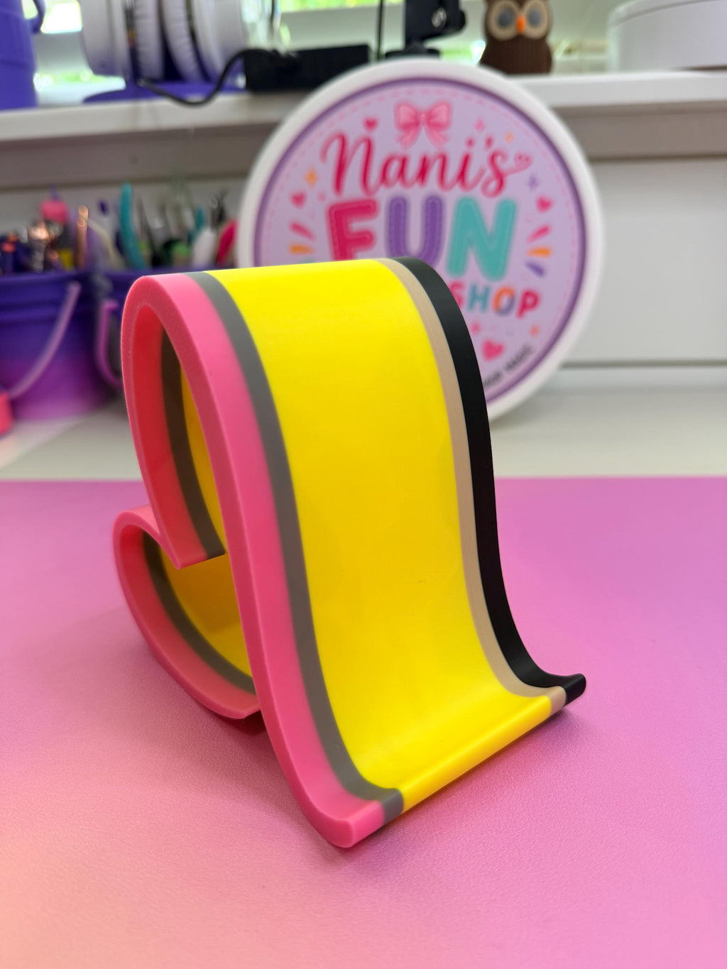 Pencil Heart Phone Stand | Tablet and Kindle Holder | Personalized Teacher Gift | Desk Accessories | Classroom Decor